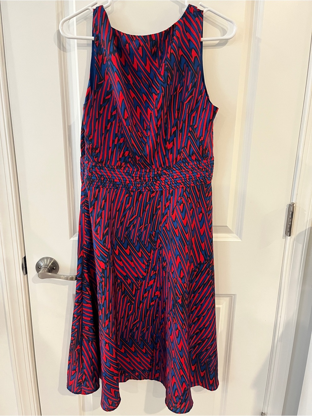 Banana Republic Red Blue Black Pattern Pleated Handkerchief Dress Size 6 - Picture 9 of 12